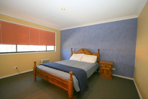 Chalet De Neige - Darwin Tourism 3