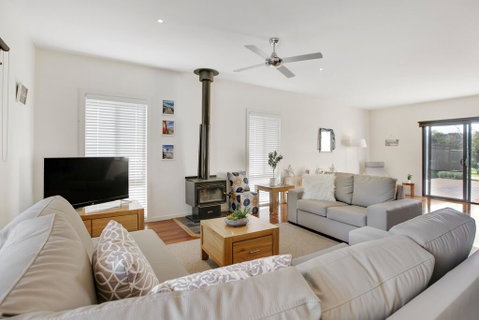 Charchie's By The Sea Pet Friendly Family Home, Close To Beach - Darwin Tourism 3
