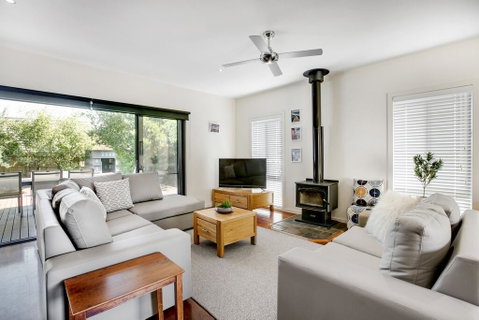 Charchie's By The Sea Pet Friendly Family Home, Close To Beach - Darwin Tourism 2