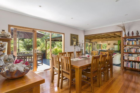 Charming Cottage On Gulls - Native Location - Darwin Tourism 2