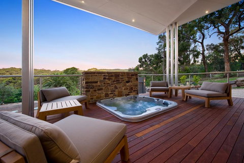 Cinque - Darwin Tourism 1