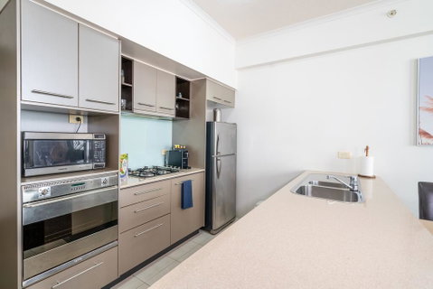 City Centre Convenience!Free Wifi, Parking, Netflix, Wine - Darwin Tourism 1