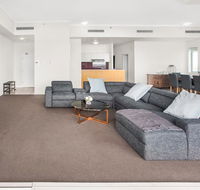 City-Centre Apartment With River Views and Balcony - Darwin Tourism