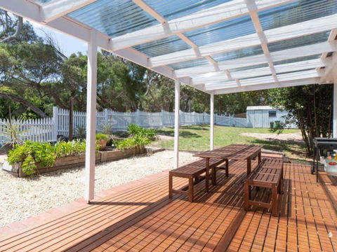 Classic Beach House In Rye - Darwin Tourism 3