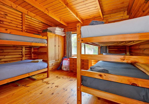 Cloudy Bay Cabin - Darwin Tourism 2