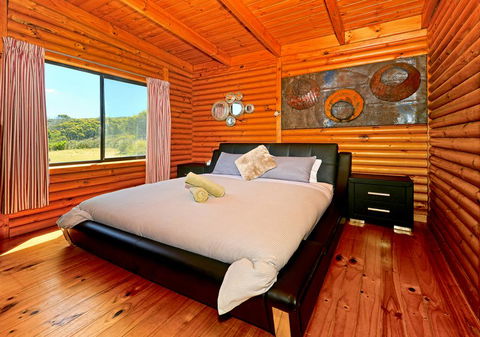 Cloudy Bay Cabin - Darwin Tourism 3