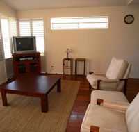 Clovelly Beach Townhouse - Darwin Tourism