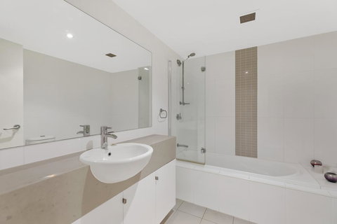 Coast Luxury Apartment 32 - Darwin Tourism 1