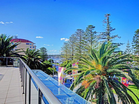 Coast Luxury Apartments 17 - Darwin Tourism 1