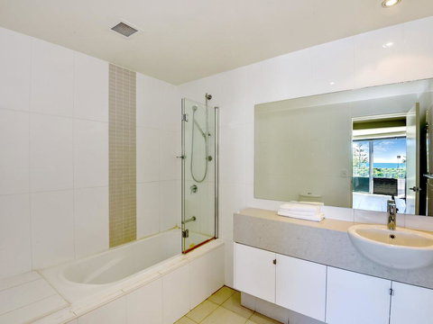 Coast Luxury Apartments 17 - Darwin Tourism 2