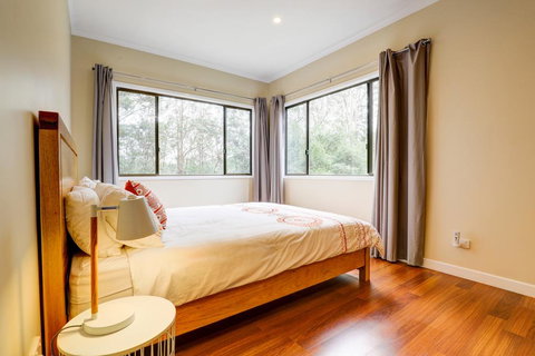 Cockatoo Hideaway - Darwin Tourism 3