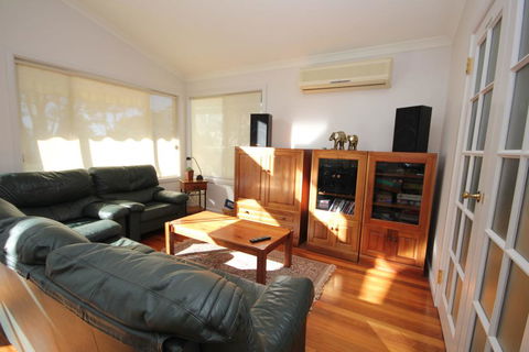 COLMER HOUSE At Dunbogan - Darwin Tourism 3