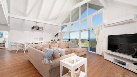 Combined Kingsley Beach House - Darwin Tourism 3