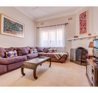 Comfy family home in chill beachside neighbourhood
