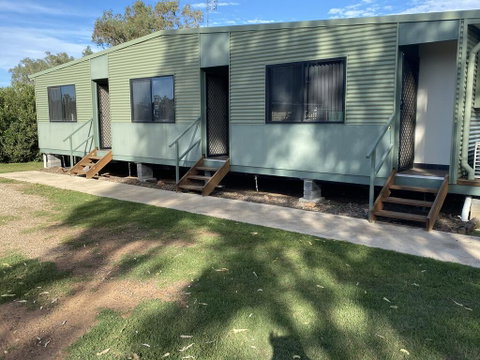 Commercial Hotel Curlewis - Darwin Tourism 1