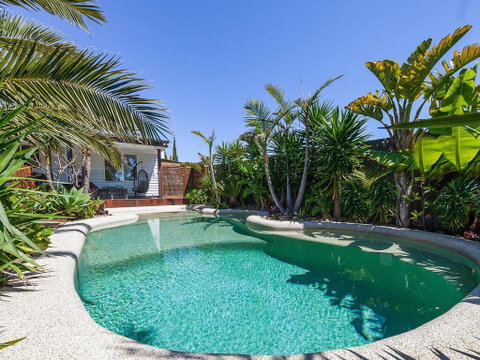 Como Palm Retreat - Tropical Oasis - Darwin Tourism 1