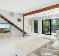 Cool Coastal Chic Noosaville - Darwin Tourism