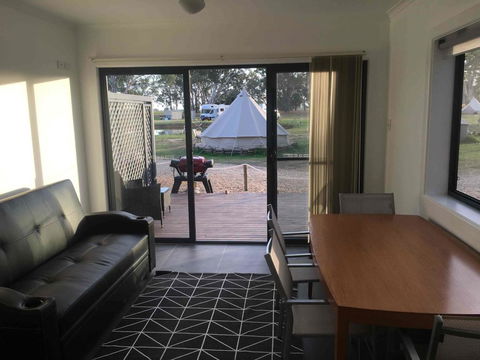 Coonawarra Cabins Unit A - Darwin Tourism 2