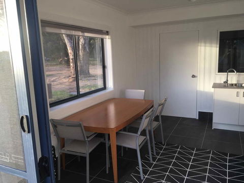 Coonawarra Cabins Unit A - Darwin Tourism 1