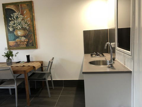 Coonawarra Cabins Unit A - Darwin Tourism 0