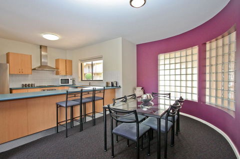 Cosmopolitan Apartments - Darwin Tourism 1