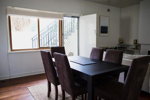 Cottesloe Beach Villa With Large Courtyard Sleeps 4 - Darwin Tourism 2