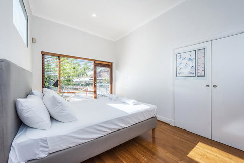 Cottesloe Eclectic House - Darwin Tourism 2