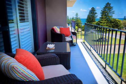 Cottesloe Parkside On The Beach - Darwin Tourism 0