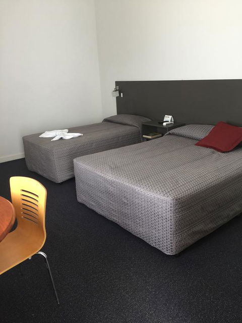 Country Roads Motor Inn Dysart - Darwin Tourism 3