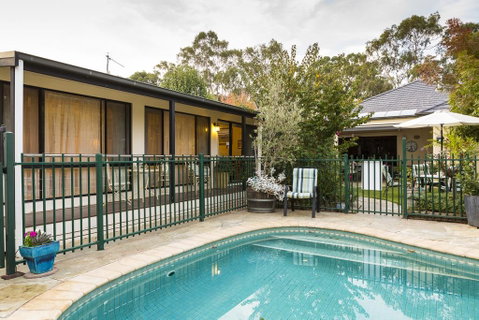 Courtsidecottage Bed And Breakfast - Darwin Tourism 0