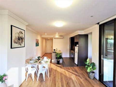 Cozy Spacious Home In Sydney Olympic Park - Darwin Tourism 3