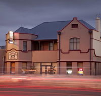 Cross Keys Hotel - Darwin Tourism