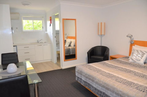 Culburra Beach Motel - Darwin Tourism 1