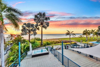 Cullen Bay Villa with Darwin Tourism