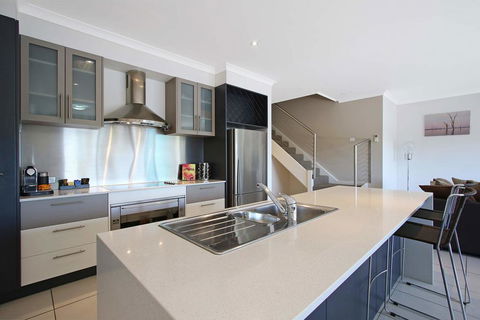 Cypress Townhouse 11 - Darwin Tourism 1