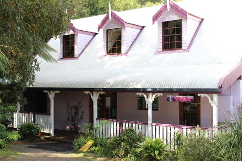 Dancing Waters Cottage - Darwin Tourism 0