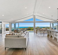 Dayz Dreamin - pool gas fireplace and beachfront - Darwin Tourism