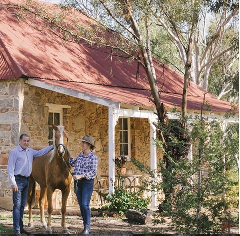 Dempster Cottage - Darwin Tourism 1