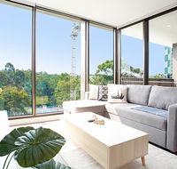 Designer Apartment with Balcony in Quiet Suburb - Darwin Tourism
