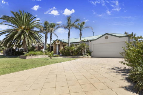 DIAMOND BAY RETREAT - SORRENTO - Darwin Tourism 2