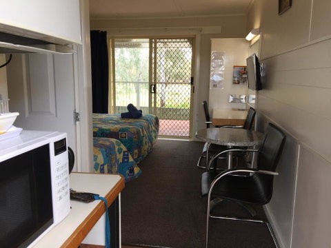 Donald Riverside Motel - Darwin Tourism 3