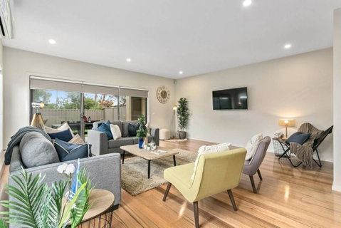 Dromana Beach House For Two Families. - Darwin Tourism 1