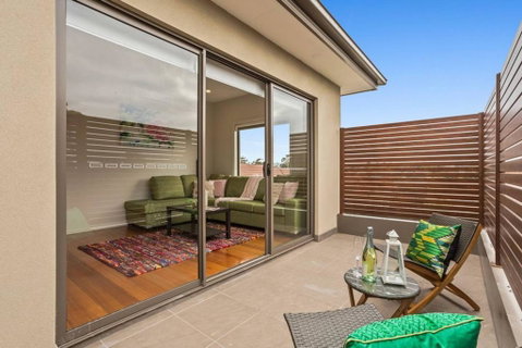 Dromana Beach House For Two Families. - Darwin Tourism 3
