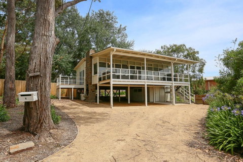 DROMANA BEACH SHACK... - Darwin Tourism 1