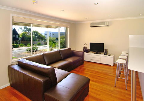 Eagle Bay Beach House - Darwin Tourism 1