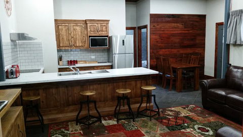 Eagle Foundry Bed & Breakfast - Darwin Tourism 0