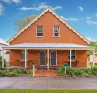 Eliza 1875 Red Brick Duplex Townhouse - Darwin Tourism