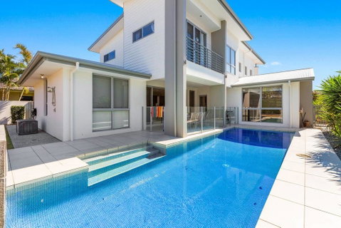 Elliston @ Corporate Boardies. - Darwin Tourism 0