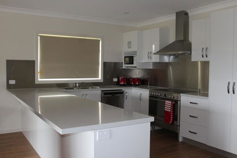 Elm Cottage - Darwin Tourism 0