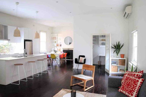 Elwood Beach House - Darwin Tourism 0